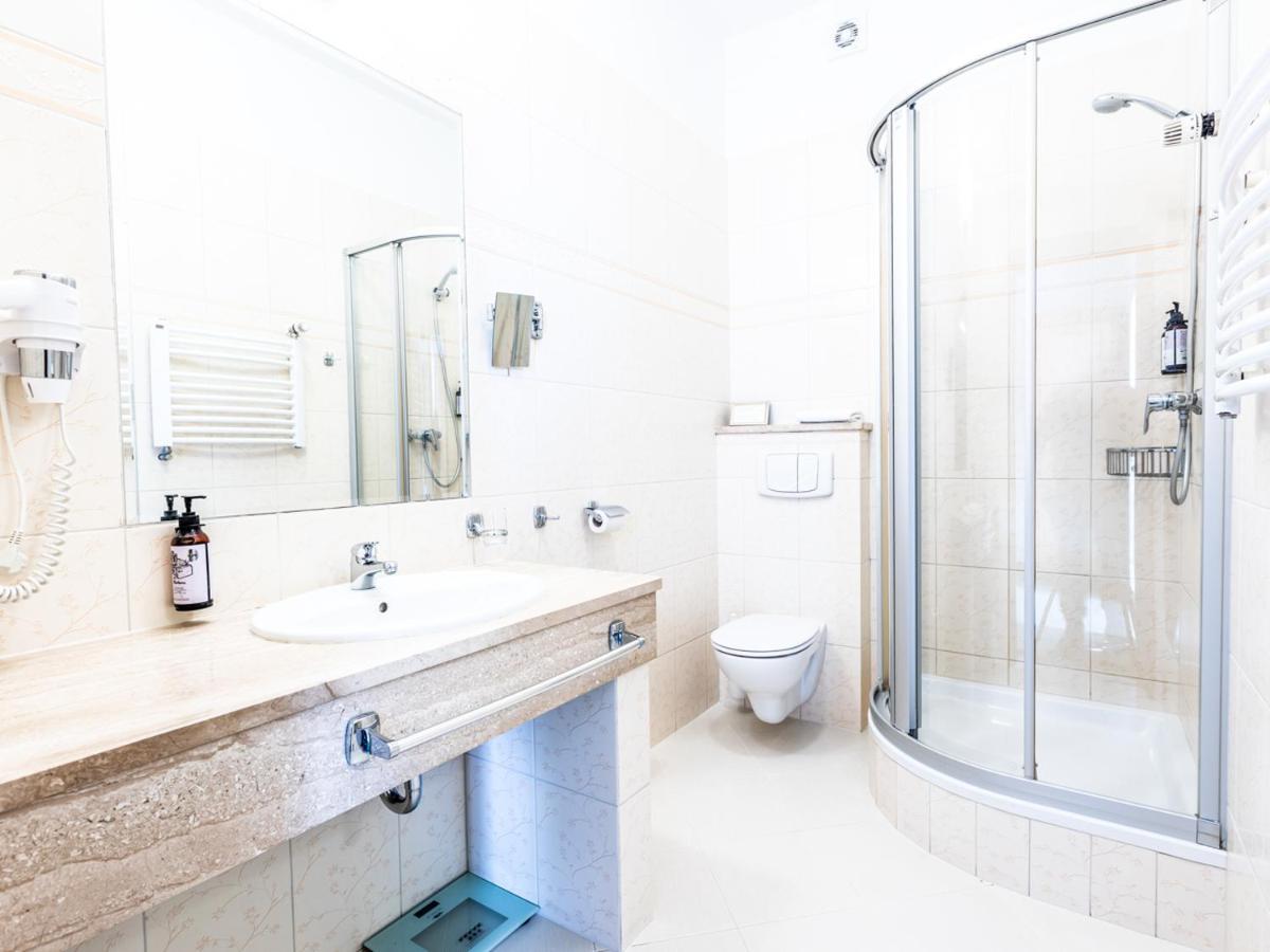 Hotel Pod Zlota Roza Kielce Ngoại thất bức ảnh