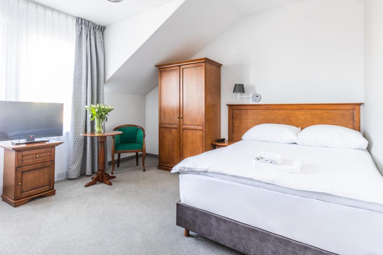Hotel Pod Zlota Roza Kielce Ngoại thất bức ảnh