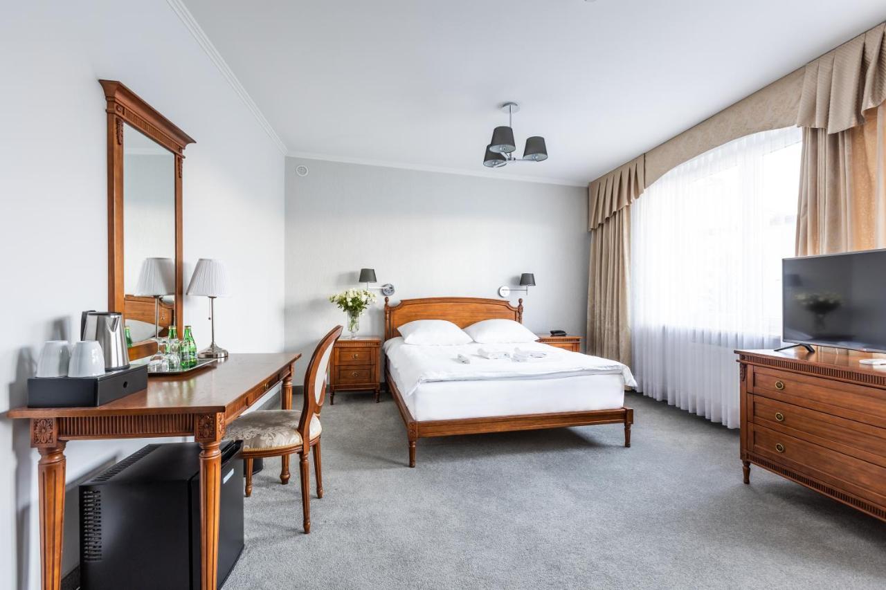 Hotel Pod Zlota Roza Kielce Ngoại thất bức ảnh