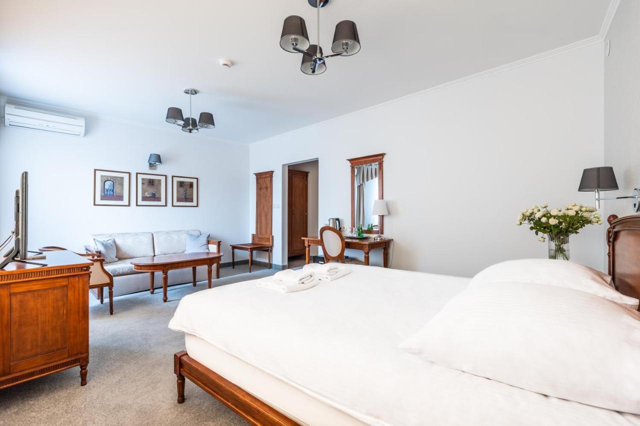 Hotel Pod Zlota Roza Kielce Ngoại thất bức ảnh