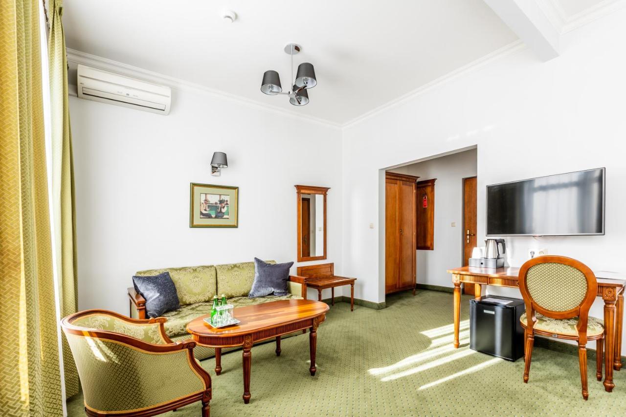 Hotel Pod Zlota Roza Kielce Ngoại thất bức ảnh