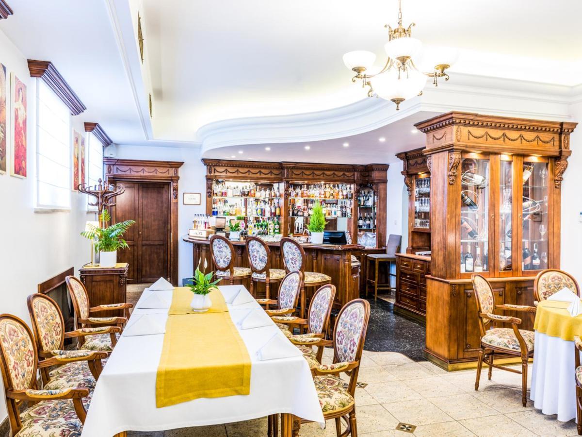 Hotel Pod Zlota Roza Kielce Ngoại thất bức ảnh