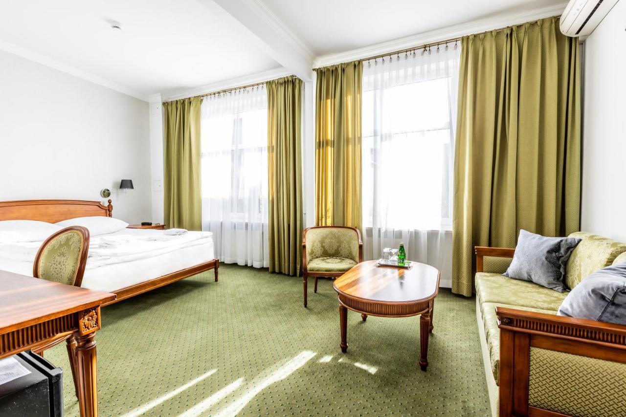 Hotel Pod Zlota Roza Kielce Ngoại thất bức ảnh