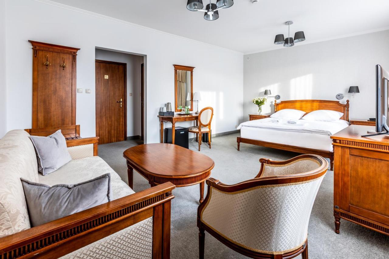 Hotel Pod Zlota Roza Kielce Ngoại thất bức ảnh